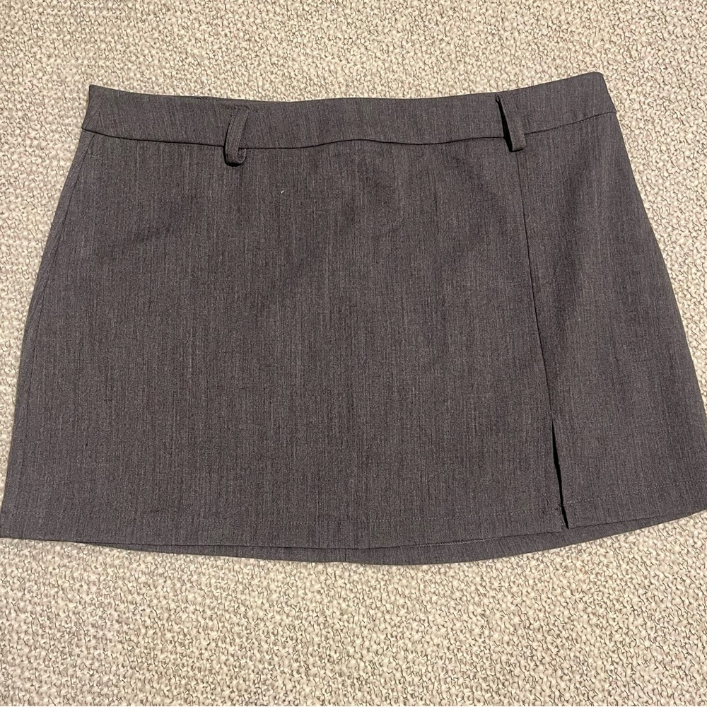 Grey skirt
